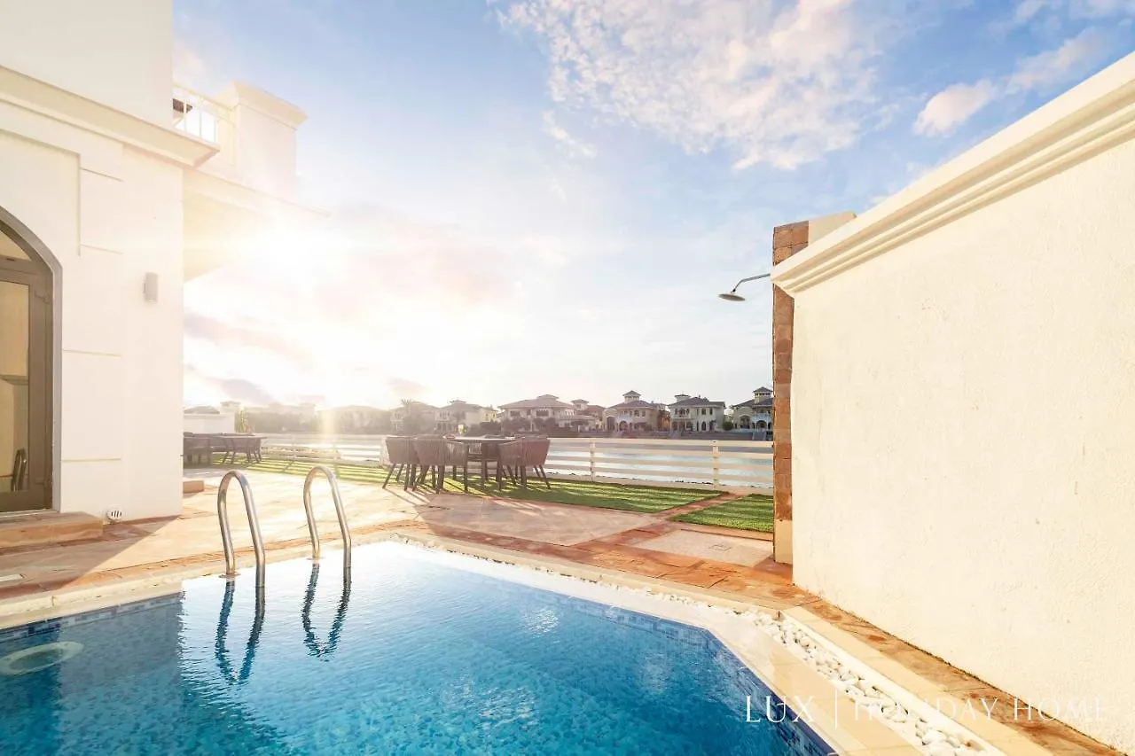 Lux The White Palm Villa دبي