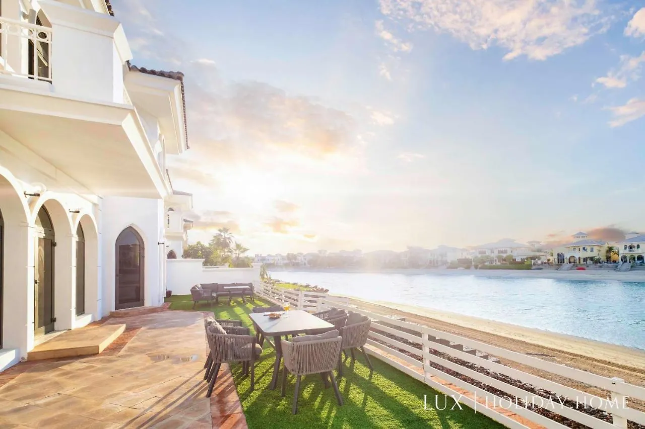 Lux The White Palm Villa دبي