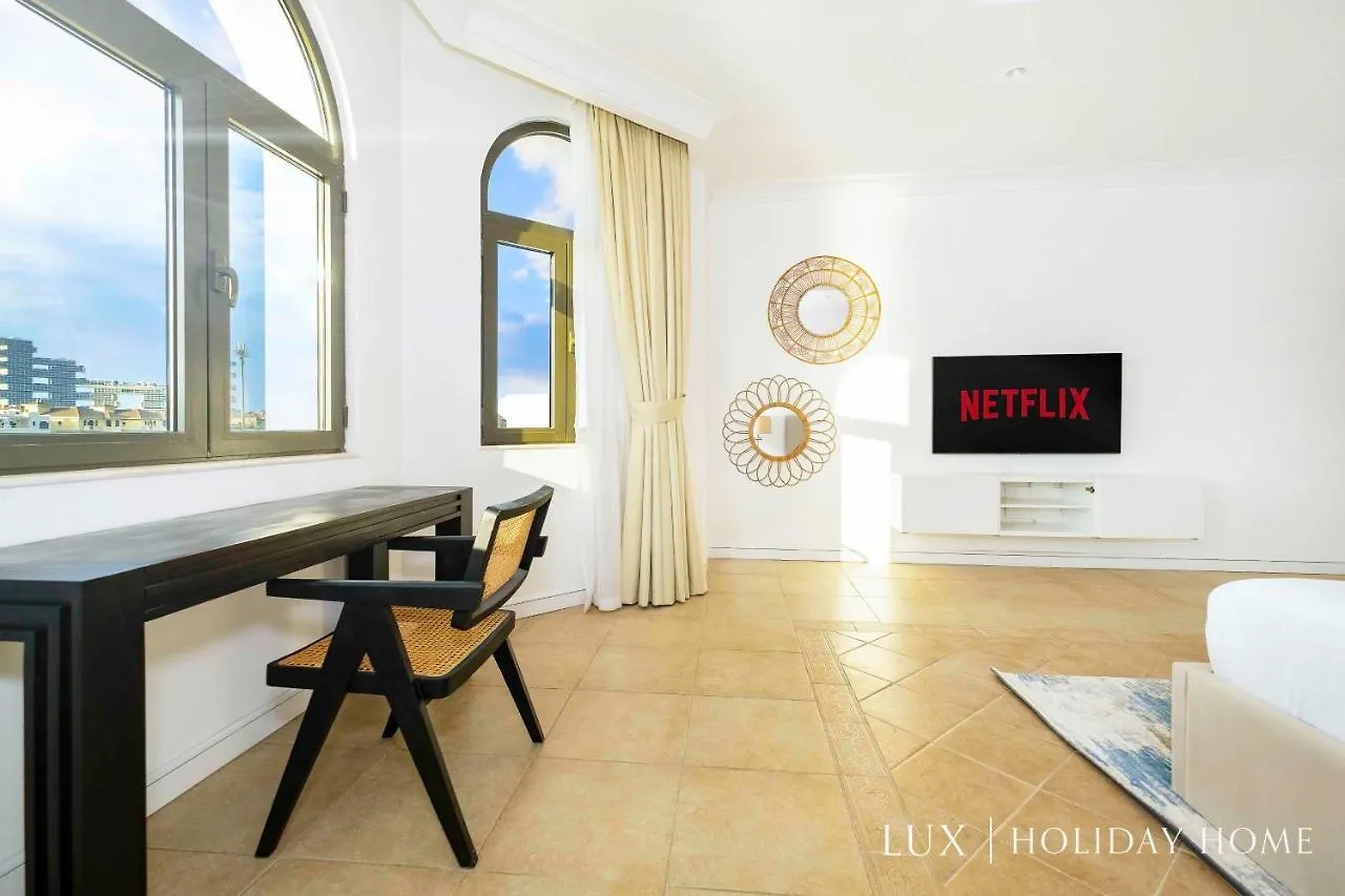 Lux The White Palm Villa دبي 0*,  الإمارات العربية المتحدة