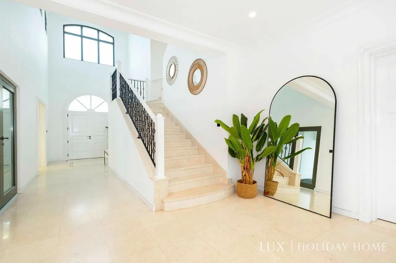 Lux The White Palm Villa دبي