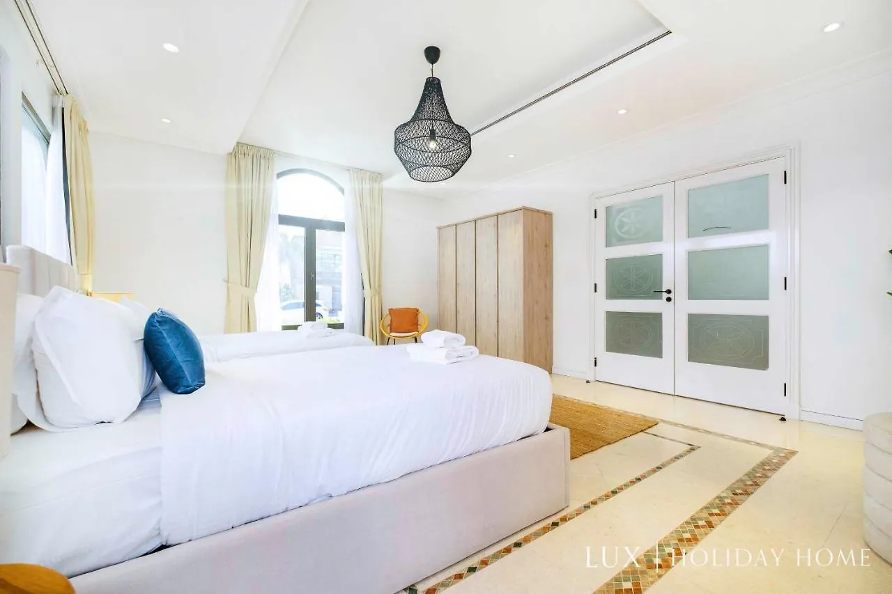 Lux The White Palm Villa دبي 0*,  الإمارات العربية المتحدة