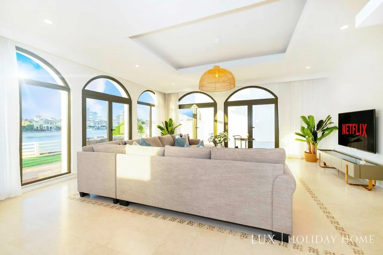 Lux The White Palm Villa دبي